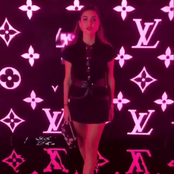 Meet your Posher, Kimia - Picture 1 of 1